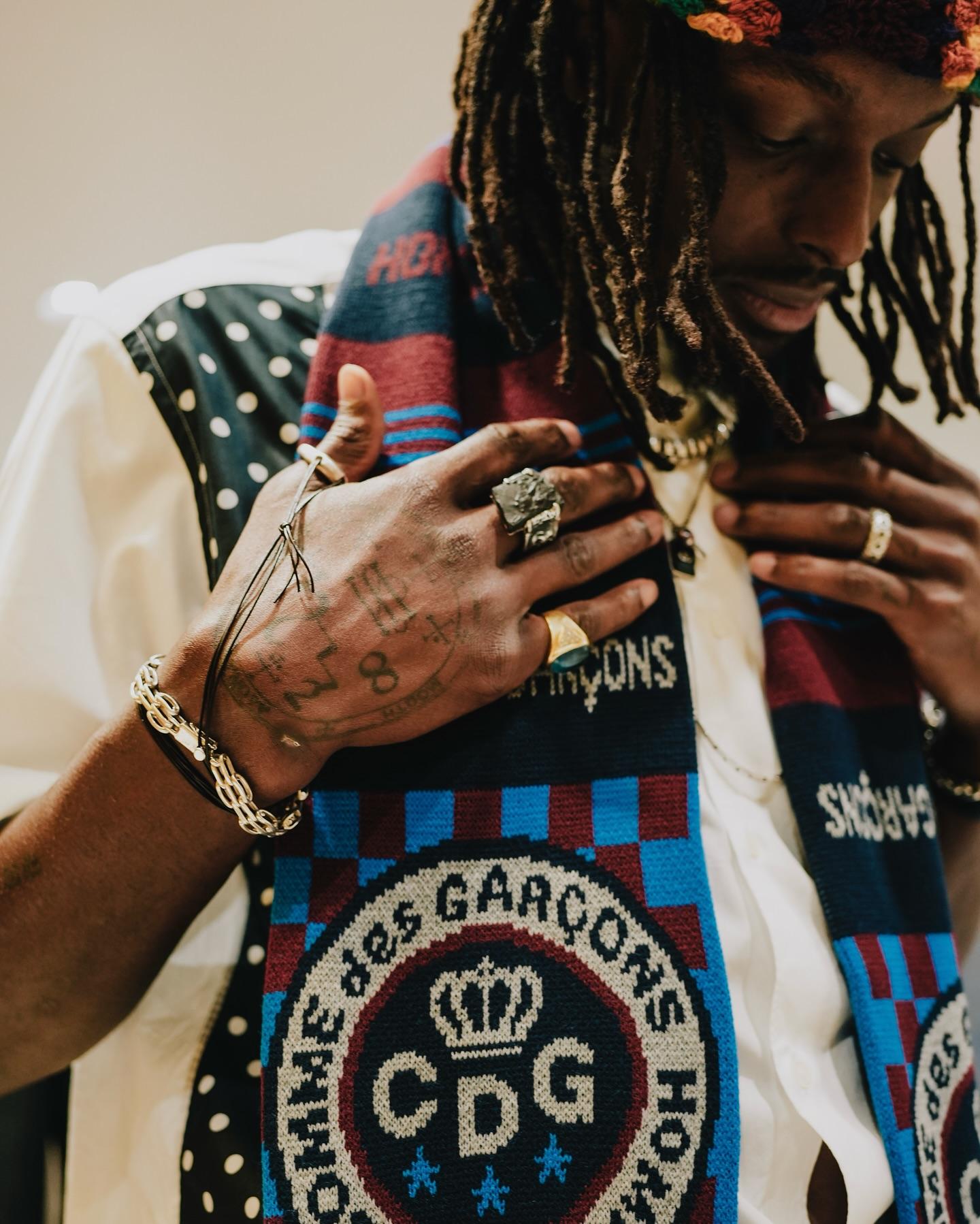 yid, 照与球迷分, Amico