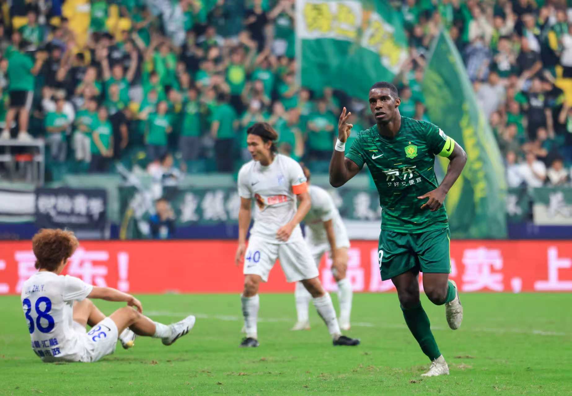 最终由法比, 凭借外援射