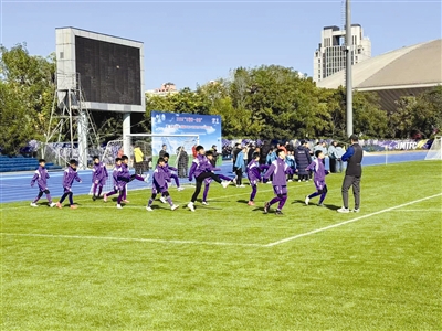 的成效升级, 的小伙伴在